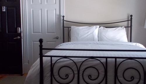 Suite, Queen Bed, Ensuite (Suite Three)
