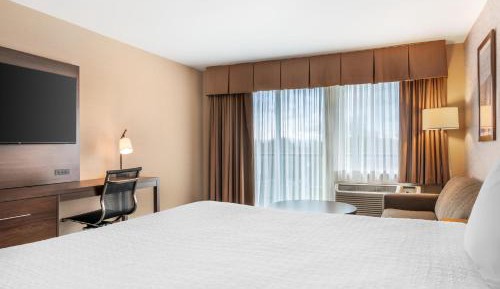 King Room with Sofa Bed - Non-Smoking