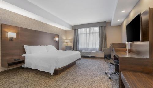 King Room with Walk-in Shower - Mobility Accessible/Non-Smoking