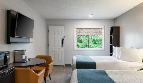 Deluxe Queen Room with Two Queen Beds