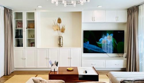 Deluxe Queen Suite