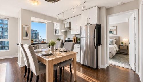 Two-Bedroom Apartment with Balcony and Sea View
