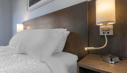 Queen Room - Accessible/Non-Smoking