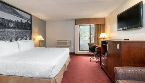 Standard King Room - Non Smoking - Non Pet Friendly