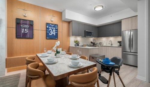 Boutique 3BR Townhouse Sleeps 7 With Free Parking