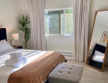 Standard Double Room with Shared Bathroom