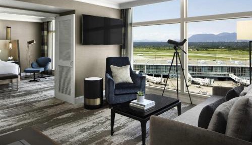 Fairmont Gold King Suite with Runway View