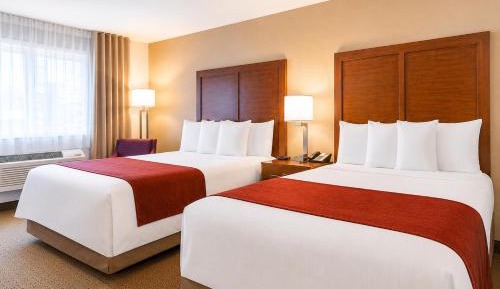 Quadruple Room with Two Queen Beds - Non Smoking