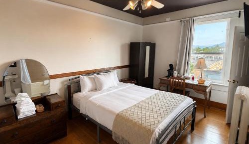Superior Queen Room