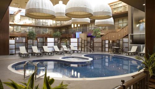Deluxe poolside, Guest room, 2 Queen, Atrium Building