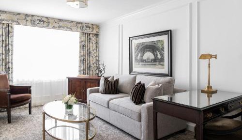One-Bedroom King Suite