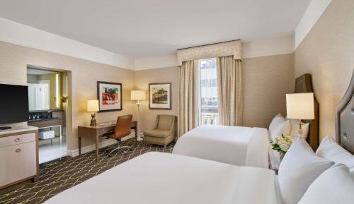 Deluxe Double Room with Two Double Beds and City or Courtyard View