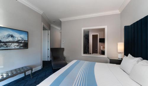 One-Bedroom King Suite - 5th Floor/Non-Smoking