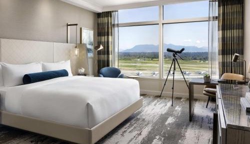 Fairmont Gold Runway Runway King Room with View