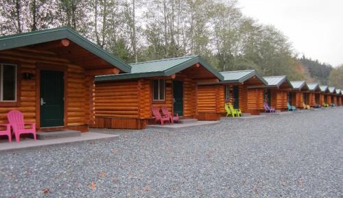 Log Cabin with two queen beds 