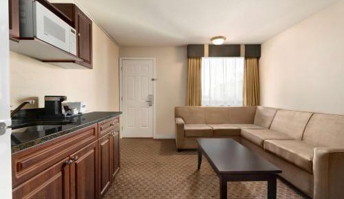 One Bedroom Suite with Kitchenette