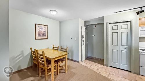 One-Bedroom Apartment with Balcony