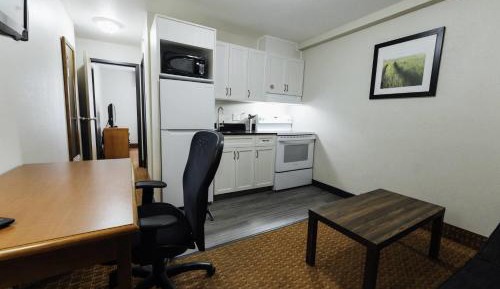 Family Suite with Kitchen - Non-Smoking