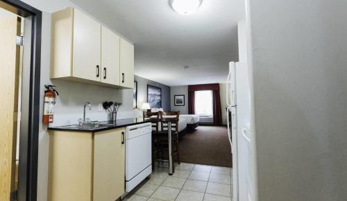 Queen Studio with Two Queen Beds, Sofa Bed and Kitchen - Non-Smoking