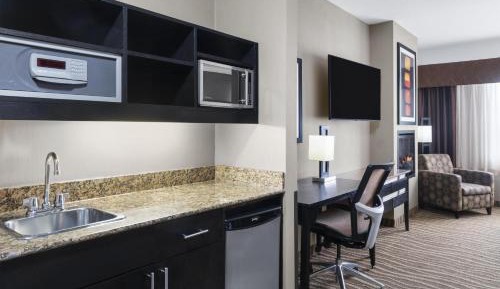 King Suite with Spa Bath