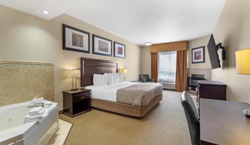 King Suite with Spa Bath - Non-Smoking