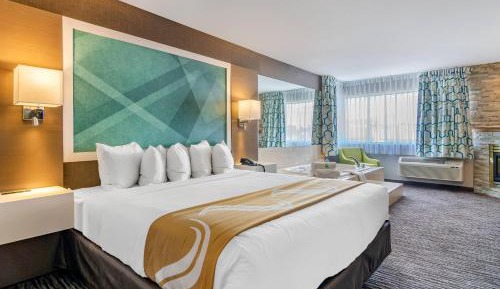 King Suite with Jacuzzi 