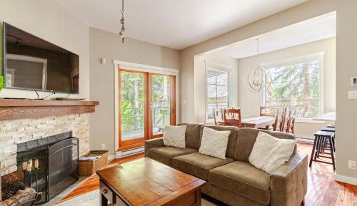 Four-Bedroom Deluxe Apartment