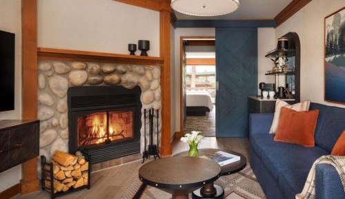 Luxury Lakefront Double Suite with Living Room and Terrace - Partial Lake View