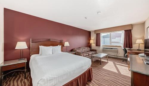 Deluxe Queen Room