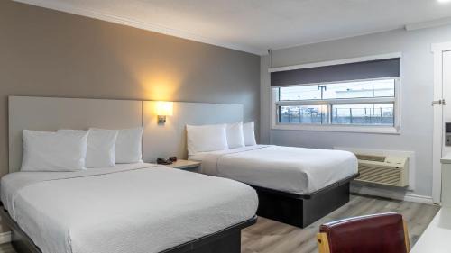 Queen Room with Two Queen Beds - Non-Smoking