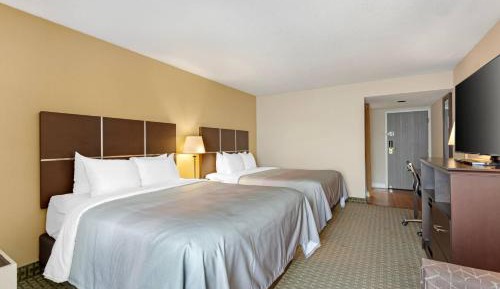 Queen Room with Two Queen Beds - Non-Smoking