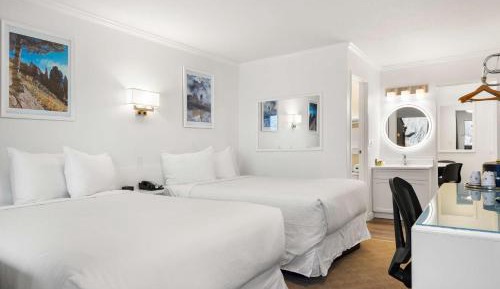 Queen Suite with Two Queen Beds and Kitchenette - Non-Smoking