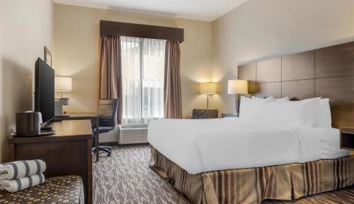 King Room with Roll-in Shower - Disability Access/Non-Smoking