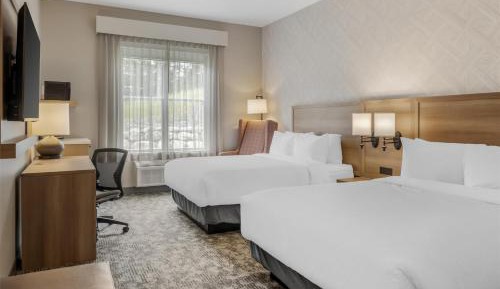 Queen Room with Two Queen Beds - Non-Smoking