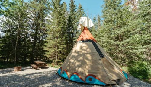Family Tepee (walk-in) 