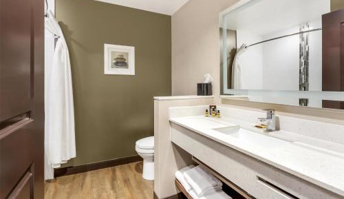 Queen Room with Two Queen Beds and Kitchenette - Non-Smoking