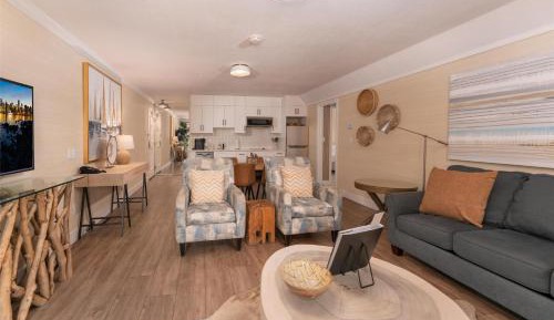 Two-Bedroom Queen Suite with Balcony