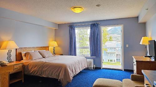 King Suite with Balcony