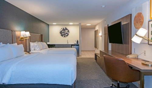 Premium Queen Room with Two Queen Beds