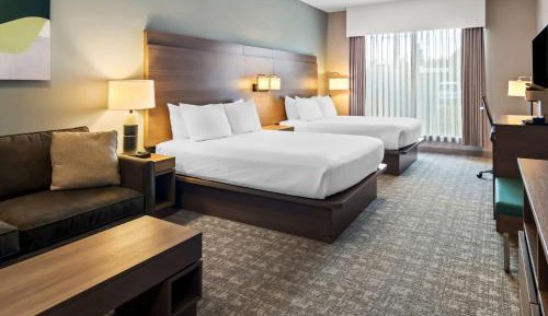 Queen Room with Two Queen Beds - Non-Smoking