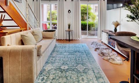 One-Bedroom Apartment with Balcony