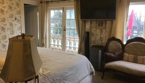 King Room with Balcony