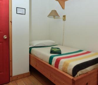 Deluxe Queen Room with Private Bathroom