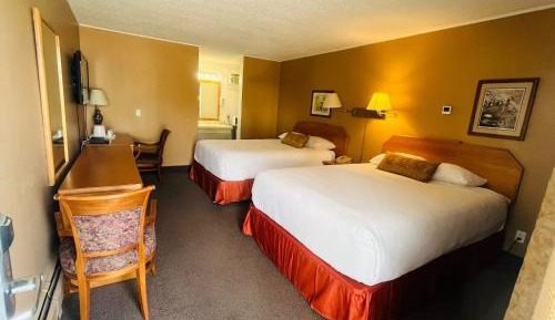 Queen Room with Two Queen Beds - Non-Smoking
