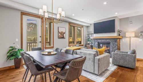 212 - 2 Bedroom Premier Condo