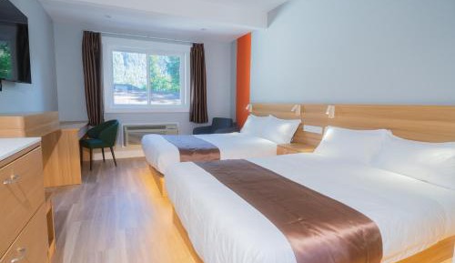 Deluxe Queen Room with Two Queen Beds