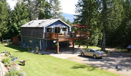 Deluxe Queen Suite