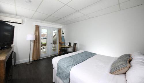 Queen Room with Balcony