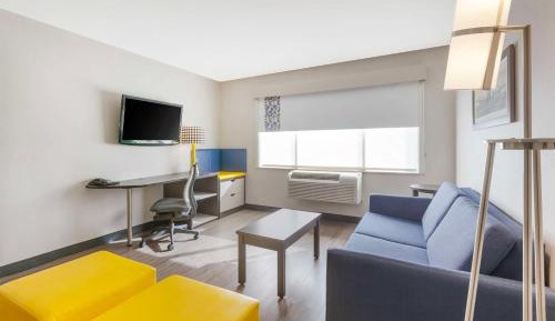 Deluxe King Suite
