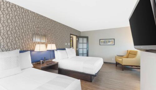 Queen Suite with Two Queen Beds